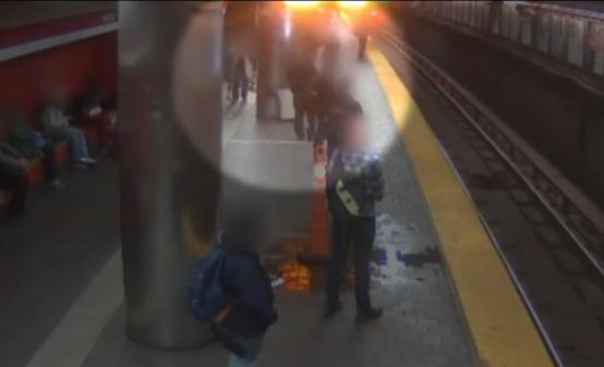 美国波士顿地铁站年久失修 重物掉落砸伤哈佛博士 美国波士顿地铁站年久失修 重物掉落砸伤哈佛博士