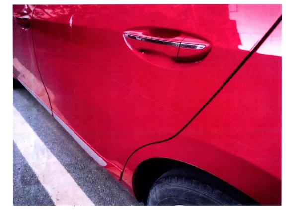 “黄汤”下肚犯糊涂 徒手划车十余部