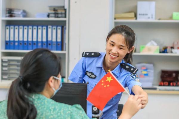 朋友圈晒婚讯，民警：赶紧分手