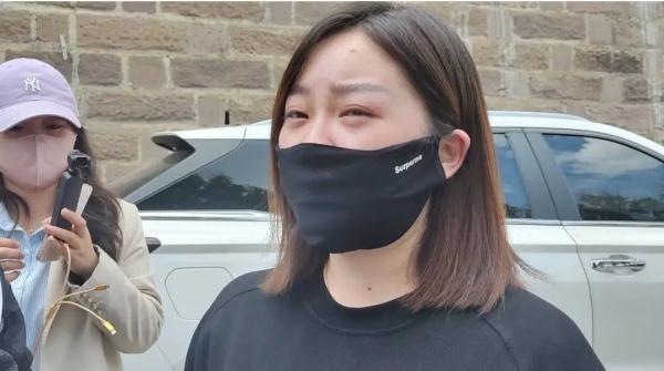 带着二审判决书，她在孩子骨灰存放地失声痛哭……