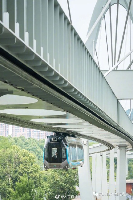 这辆列车在武汉天上跑,一手体验来了! 这辆列车在武汉天上跑,一手体验来了!