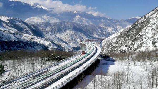 这里，是十五年后的四川