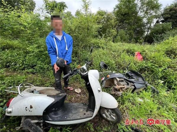 抓捕现场惊心动魄！偷车嫌疑人四处游荡寻猎物，被民警当场抓获