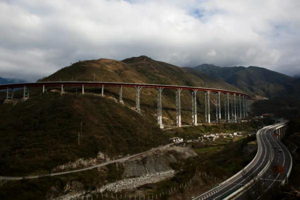 这里，是十五年后的四川