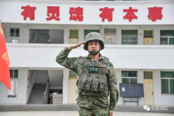 经历过汶川地震的男孩，成为了“降魔神兵”！
