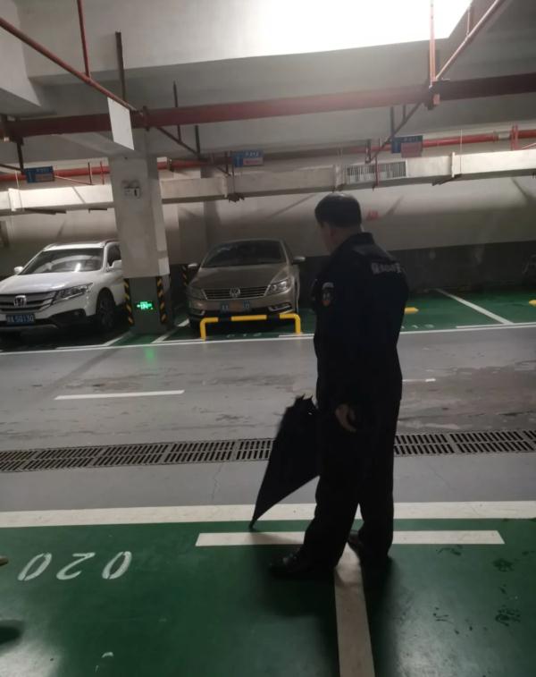 长沙霸占车位事件落幕！车主诚恳致歉，栏杆拆除