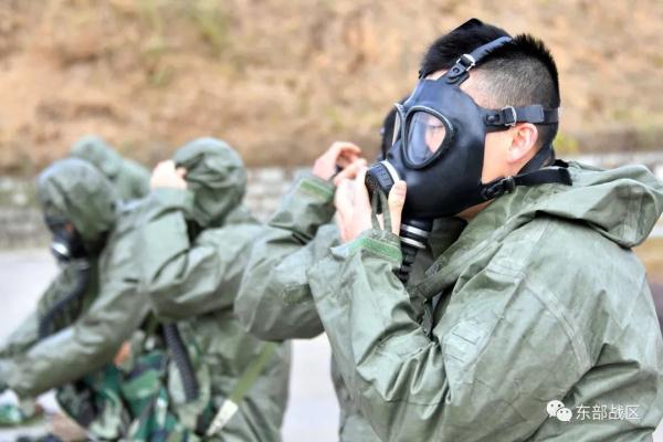 经历过汶川地震的男孩，成为了“降魔神兵”！
