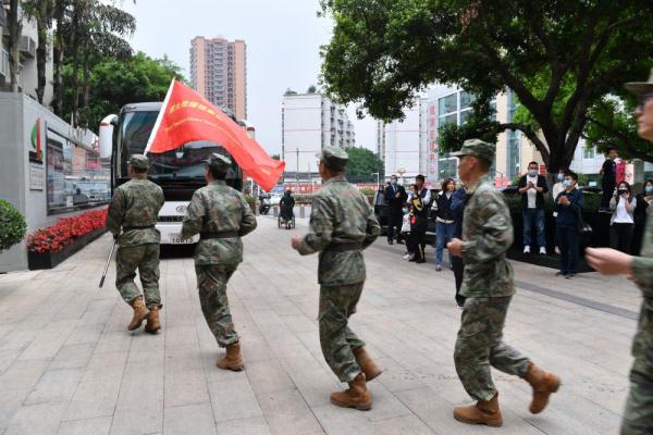 陆军军医大学第9批援埃塞俄比亚军医专家组出征 陆军军医大学第9批援埃塞俄比亚军医专家组出征