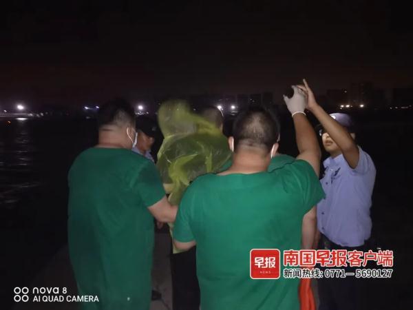 惊险！游客深夜被卷入海中，海面漂浮近2小时……