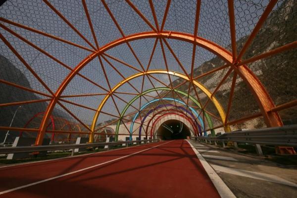 这里，是十五年后的四川