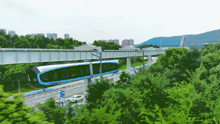 这辆列车在武汉天上跑,一手体验来了! 这辆列车在武汉天上跑,一手体验来了!