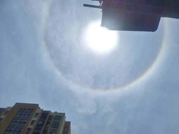 快看今天的太阳！