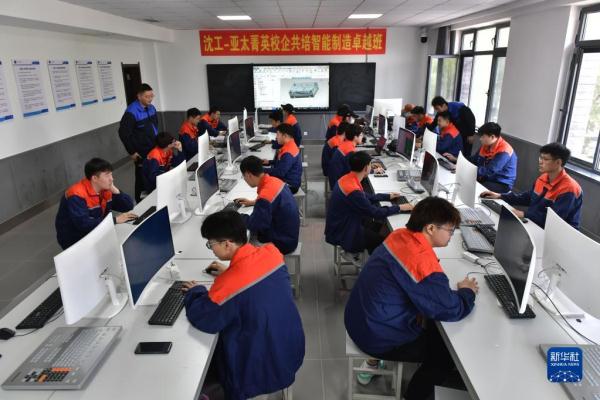 加强校企合作 实现高质量就业