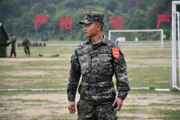 汶川地震中立志“当兵考军校”的男孩，如今成了武警排长