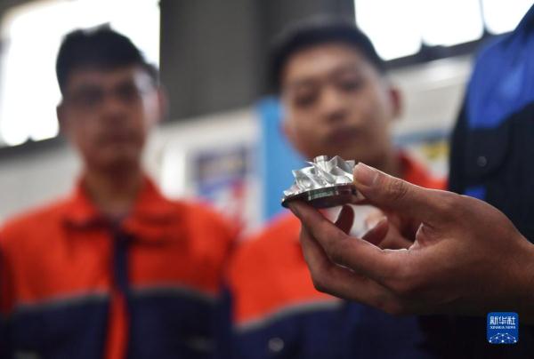 加强校企合作 实现高质量就业