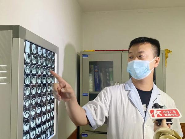 男子腰部胀痛多年不愿就医，偶然检查才知双肾积水危机重重