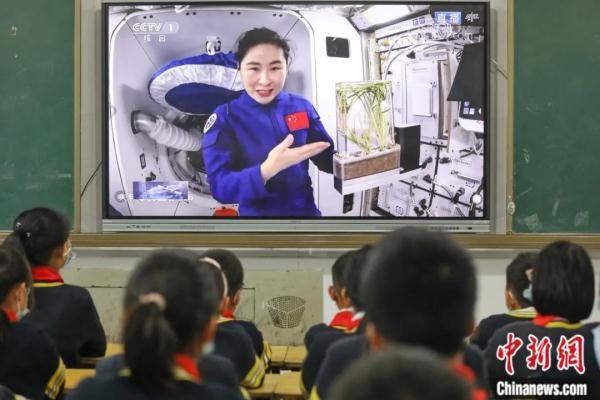 中国如何为“她”赋能？