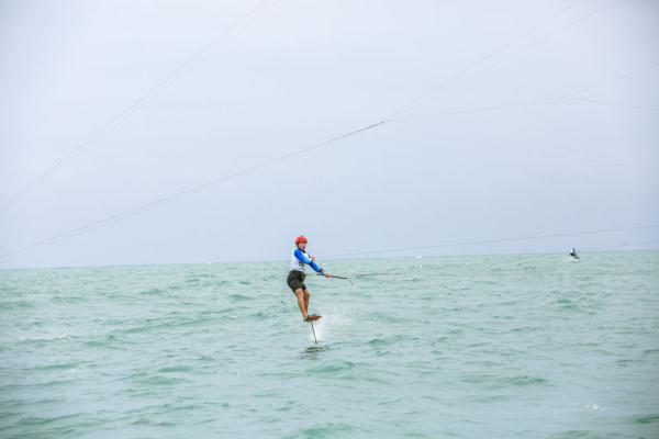 追光 | 放飞一只风筝，去海上乘风破浪