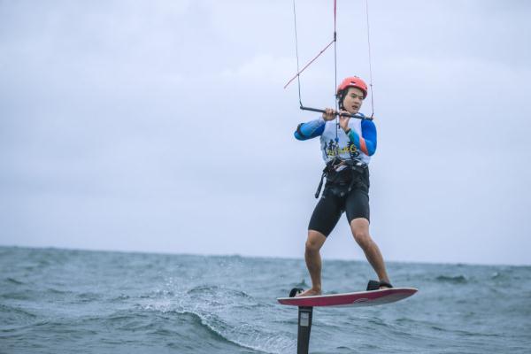 追光 | 放飞一只风筝，去海上乘风破浪