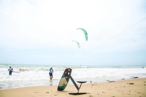 追光 | 放飞一只风筝，去海上乘风破浪