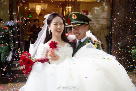 高甜！军营集体婚礼浪漫来袭