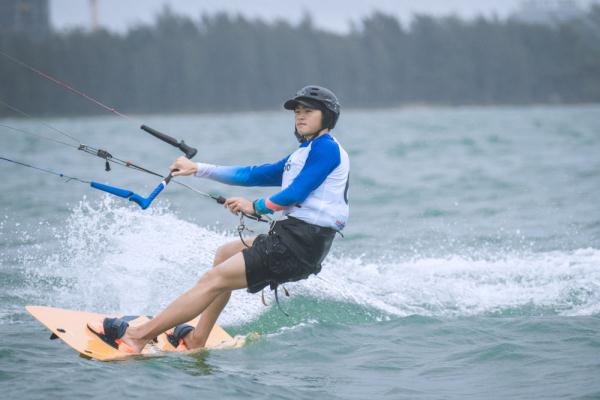 追光 | 放飞一只风筝，去海上乘风破浪