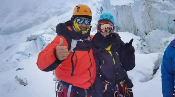 “地表最强”高中生！长沙16岁女生登顶珠峰