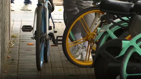 为了他们，请让一让