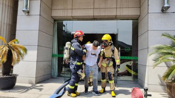 杭州一大酒店发生火灾,起火部位又是电缆井! 杭州一大酒店发生火灾,起火部位又是电缆井!