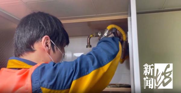 上海一小区居民太难了：洗澡洗到一半突然没有热水，更崩溃的是…