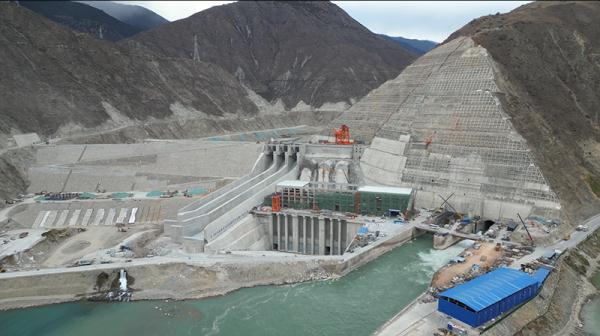 金沙江上游水风光一体化基地建设如火如荼