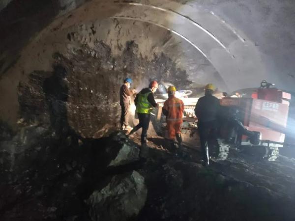 贵州这条高速“进度条”刷新…… 贵州这条高速“进度条”刷新……