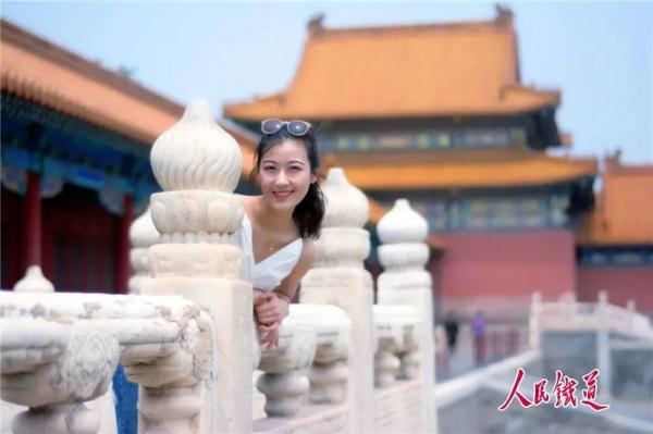 8位美女列车长带你“云”游四海