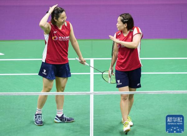 羽毛球丨苏迪曼杯:中国队胜新加坡队 晋级八强 羽毛球丨苏迪曼杯:中国队胜新加坡队 晋级八强