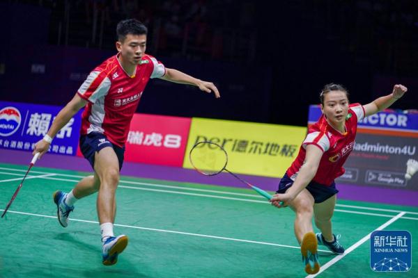 羽毛球丨苏迪曼杯:中国队胜新加坡队 晋级八强 羽毛球丨苏迪曼杯:中国队胜新加坡队 晋级八强