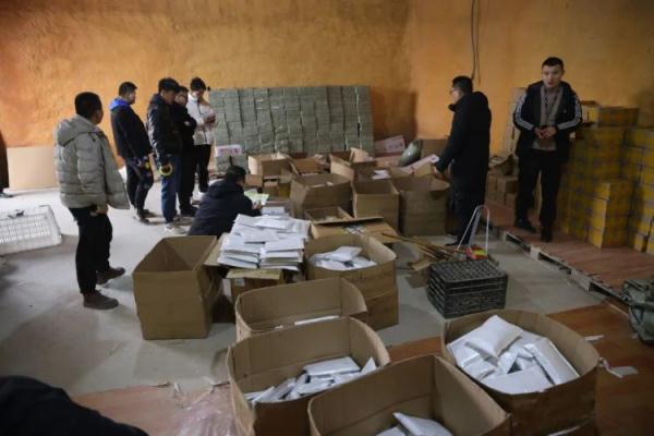 重庆涪陵警方破获一起部督特大假冒知名榨菜品牌商标案,涉案金额4200万元! 重庆涪陵警方破获一起部督特大假冒知名榨菜品牌商标案,涉案金额4200万元!