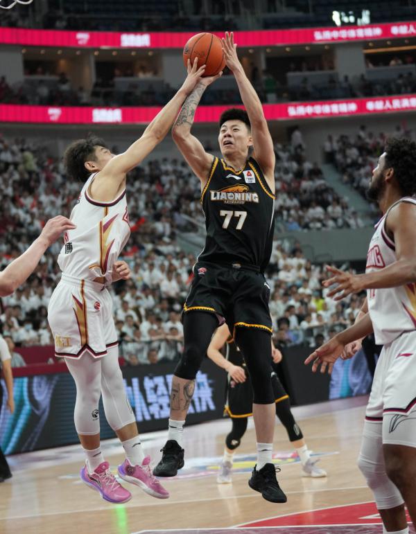 CBA | 伤病、压力催人成长——专访辽宁队球员张镇麟