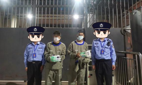 这俩撬窗“专业户”被抓了！