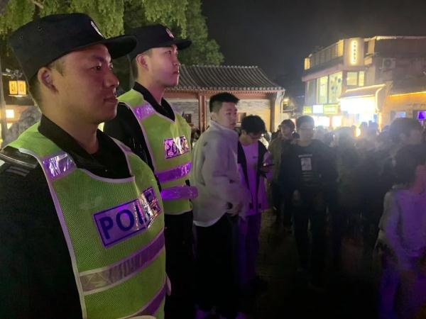 北京丢的相机从新疆找回来!这位“三心二意”的民警,牛! 北京丢的相机从新疆找回来!这位“三心二意”的民警,牛!