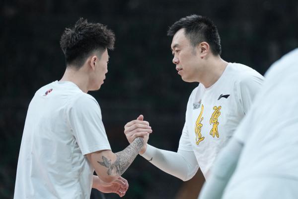 CBA | 伤病、压力催人成长——专访辽宁队球员张镇麟