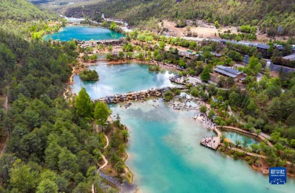 玉龙雪山景区开启夏日旅游季