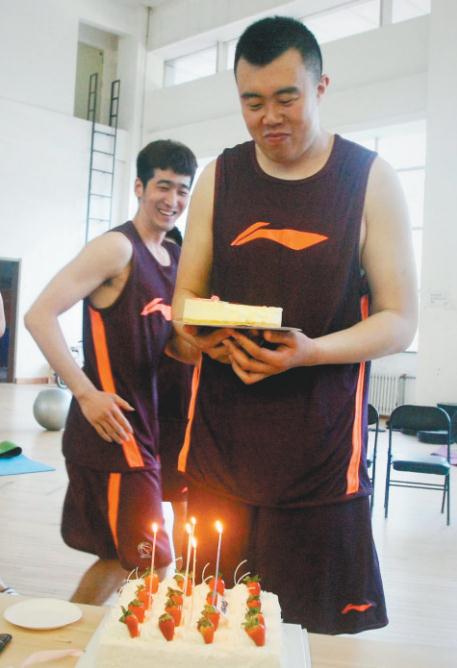 辽篮五虎将|韩德君:坚守背后的情义无价 辽篮五虎将|韩德君:坚守背后的情义无价