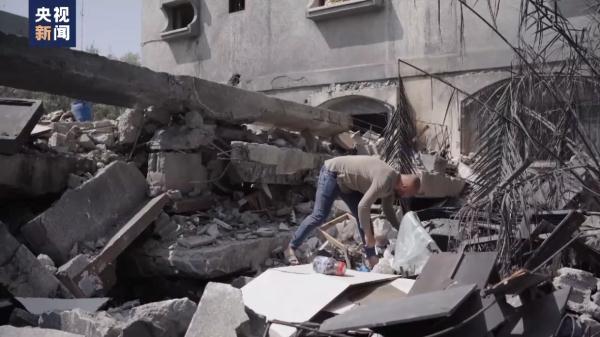 巴以冲突影响巨大 加沙民众坚守家园废墟 巴以冲突影响巨大 加沙民众坚守家园废墟