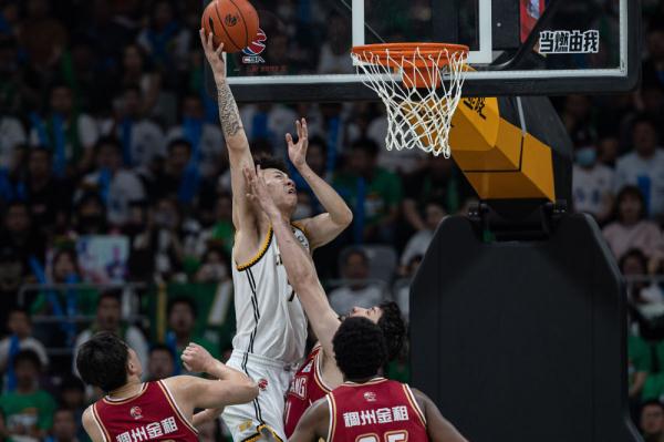 CBA | 伤病、压力催人成长——专访辽宁队球员张镇麟