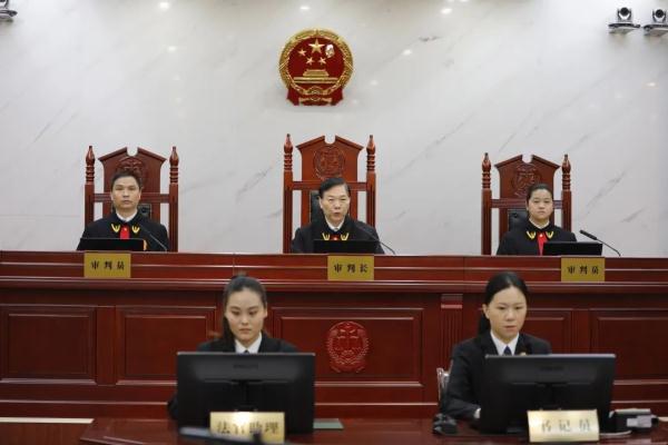 外逃20年后被强制遣返回国 许国俊贪污、挪用公款案一审开庭 外逃20年后被强制遣返回国 许国俊贪污、挪用公款案一审开庭