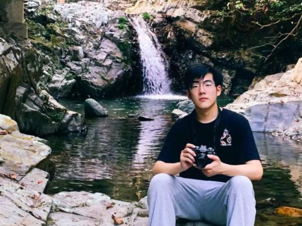 简历亮了!武大学霸说不“卷”分数,全凭“兴趣”…… 简历亮了!武大学霸说不“卷”分数,全凭“兴趣”……