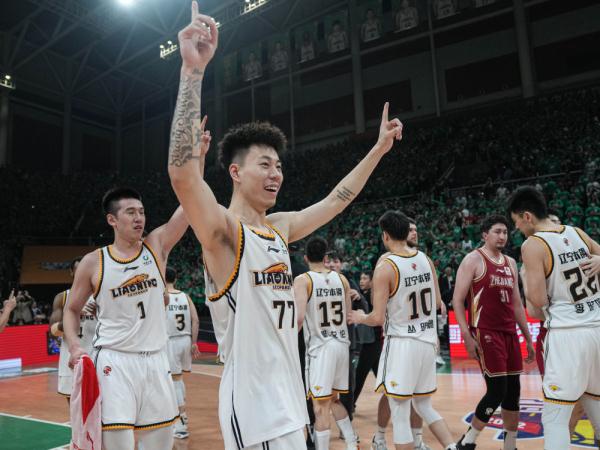 CBA | 伤病、压力催人成长——专访辽宁队球员张镇麟