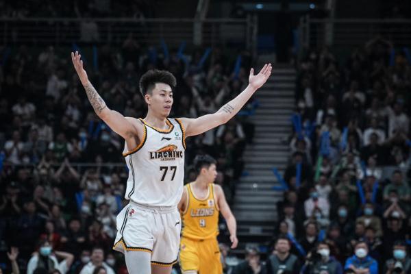 CBA | 伤病、压力催人成长——专访辽宁队球员张镇麟