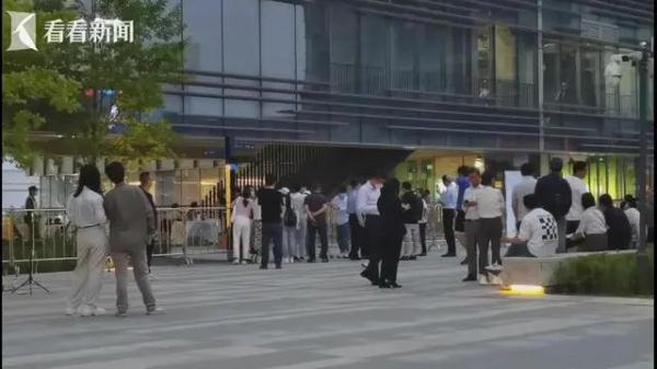 “一日夫妻”假结婚买房躺赚千万"？ 律师：或构成刑事风险！