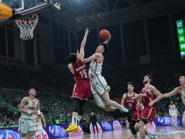 CBA | 伤病、压力催人成长——专访辽宁队球员张镇麟